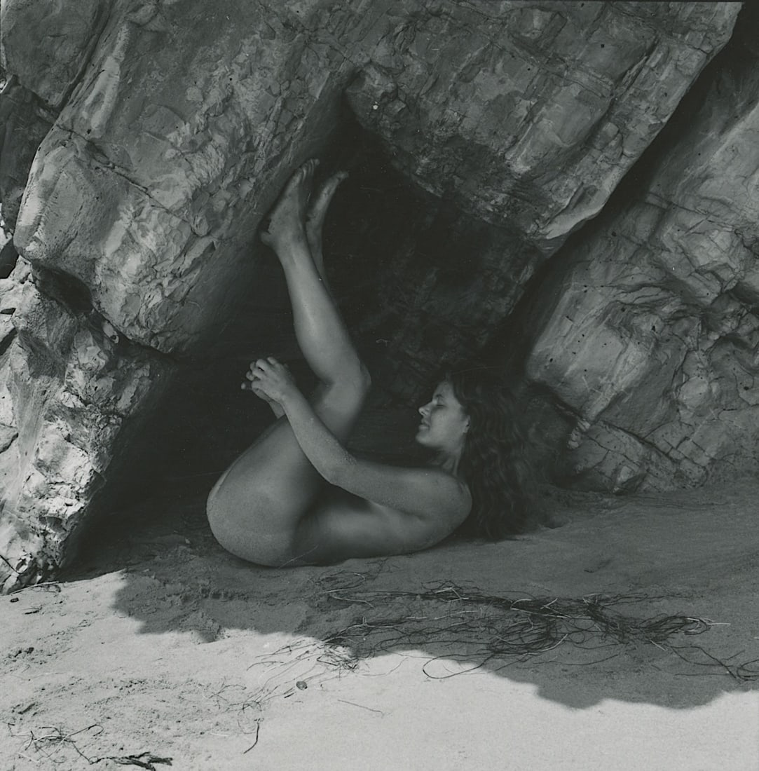 ANDRÉ DE DIENES Vintage Photo 1950s-1960s Nude Study: The provenance of this photo is from the estate/archives of notable photographer André de Dienes (Hungarian 1913 - 1986) in CA. André de Dienes is a well-known photographer, especially recognized fo