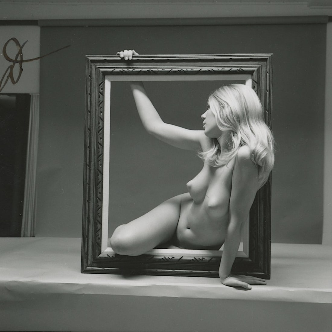 ANDRÉ DE DIENES Vintage Photo 1950s-1960s Nude Study: The provenance of this photo is from the estate/archives of notable photographer André de Dienes (Hungarian 1913 - 1986) in CA. André de Dienes is a well-known photographer, especially recognized fo