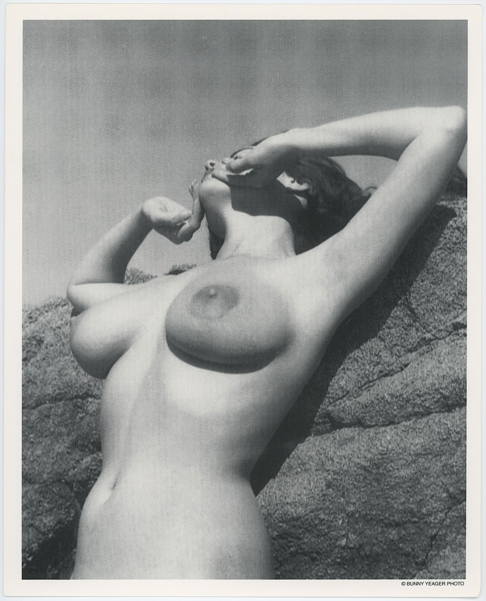 BUNNY YEAGER Vintage Pin Up Litho Model DIANE WEBBER: This lot is consigned by a collector in RI. The provenance is from Bunny Yeager's estate/archives. Linnea Eleanor "Bunny" Yeager (March 13, 1929 - May 24, 2014) was an American photographer and pin-up