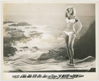 Vintage Pin Up Female Photo 10" x 8"MOVIE LA MUERTE EN BIKINI