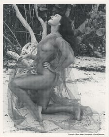 BUNNY YEAGER Vintage Pin Up Litho Model BETTIE PAGE