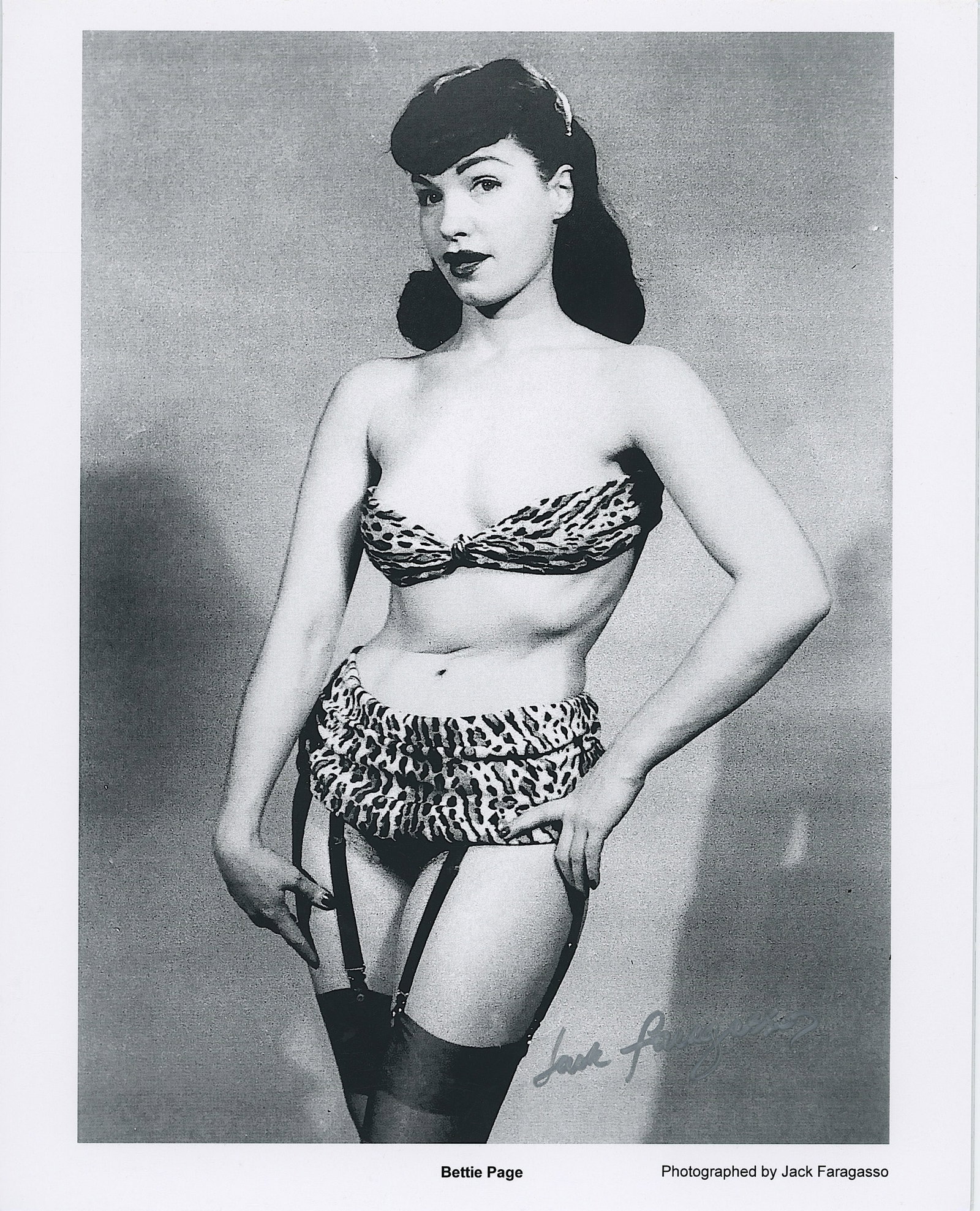 Vintage Pin Up Female Nude 10" x 8" BETTIE PAGE: The provenance of this lot is from the a private collector in RI. We have included quality images to show it's actual condition. This lot is located in Boca Raton, Fl and its shipment will be made dir