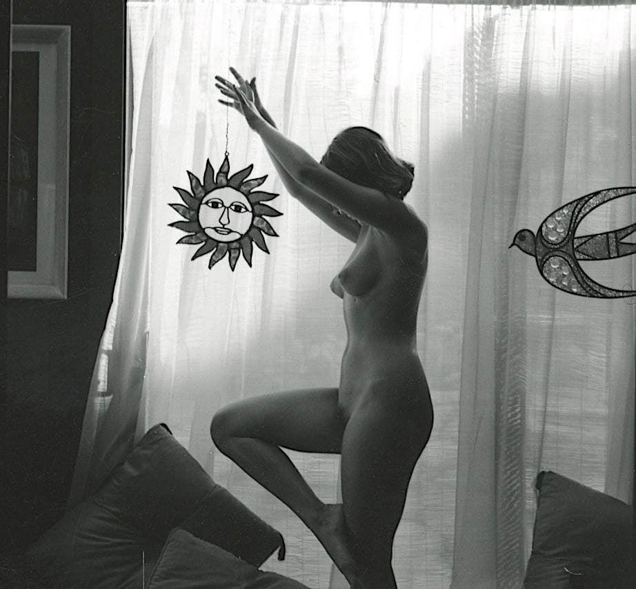 ANDRÉ DE DIENES Vintage Photo 1950s-1960s Nude Study: The provenance of this photo is from the estate/archives of notable photographer André de Dienes (Hungarian 1913 - 1986) in CA. André de Dienes is a well-known photographer, especially recognized fo
