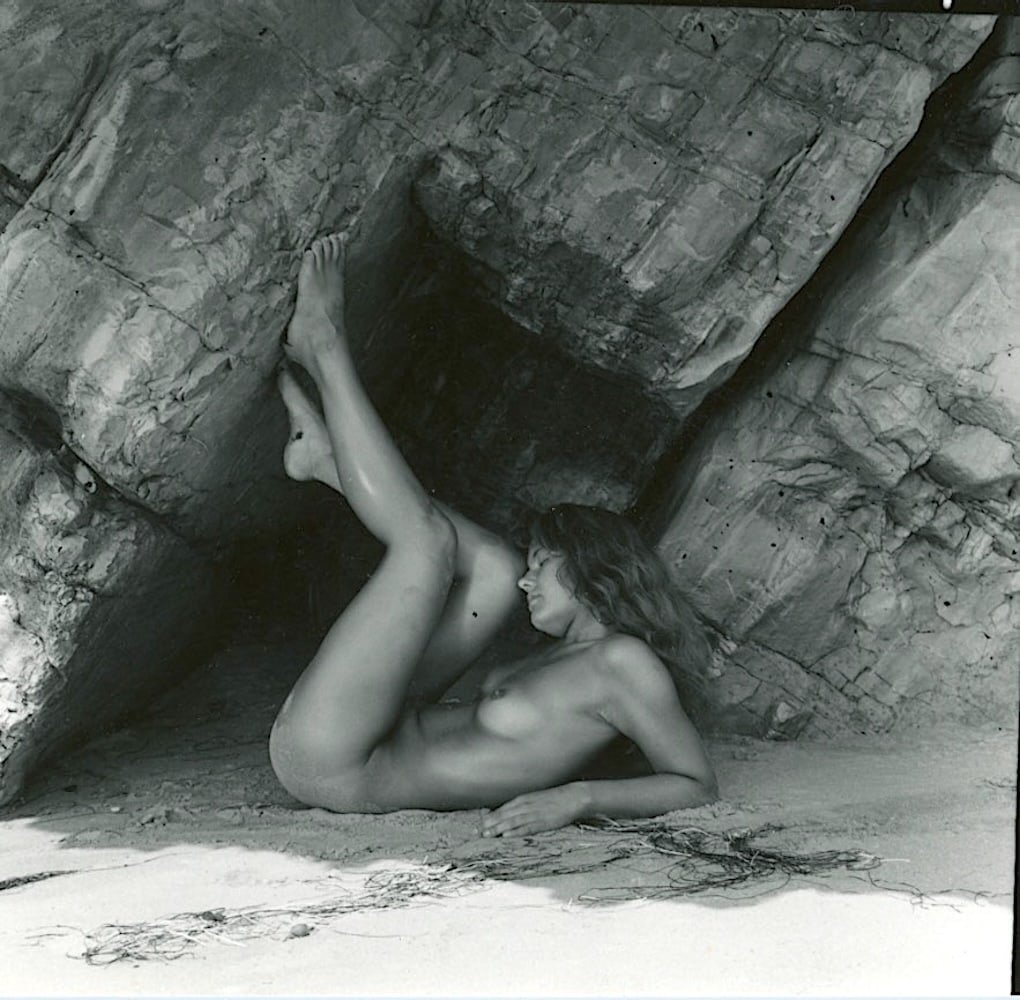 ANDRÉ DE DIENES Vintage Photo 1950s-1960s Nude Study: The provenance of this photo is from the estate/archives of notable photographer André de Dienes (Hungarian 1913 - 1986) in CA. André de Dienes is a well-known photographer, especially recognized fo
