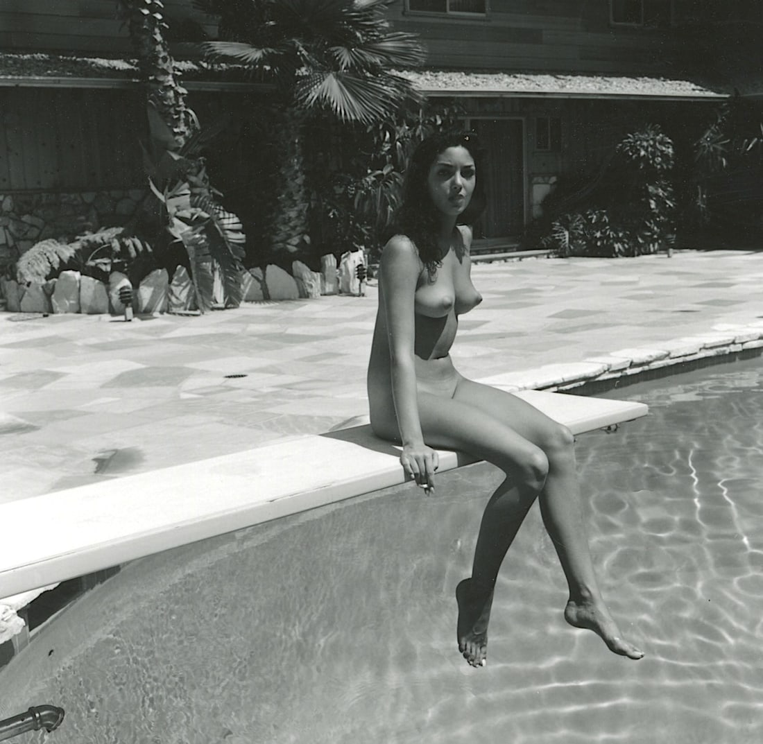 ANDRÉ DE DIENES Vintage Photo 1950s-1960s Nude Study: The provenance of this photo is from the estate/archives of notable photographer André de Dienes (Hungarian 1913 - 1986) in CA. André de Dienes is a well-known photographer, especially recognized fo