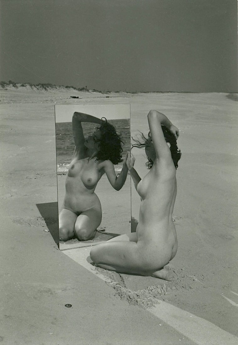 ANDRÉ DE DIENES Vintage Photo 1950s-1960s Nude Study: The provenance of this photo is from the estate/archives of notable photographer André de Dienes (Hungarian 1913 - 1986) in CA. André de Dienes is a well-known photographer, especially recognized fo