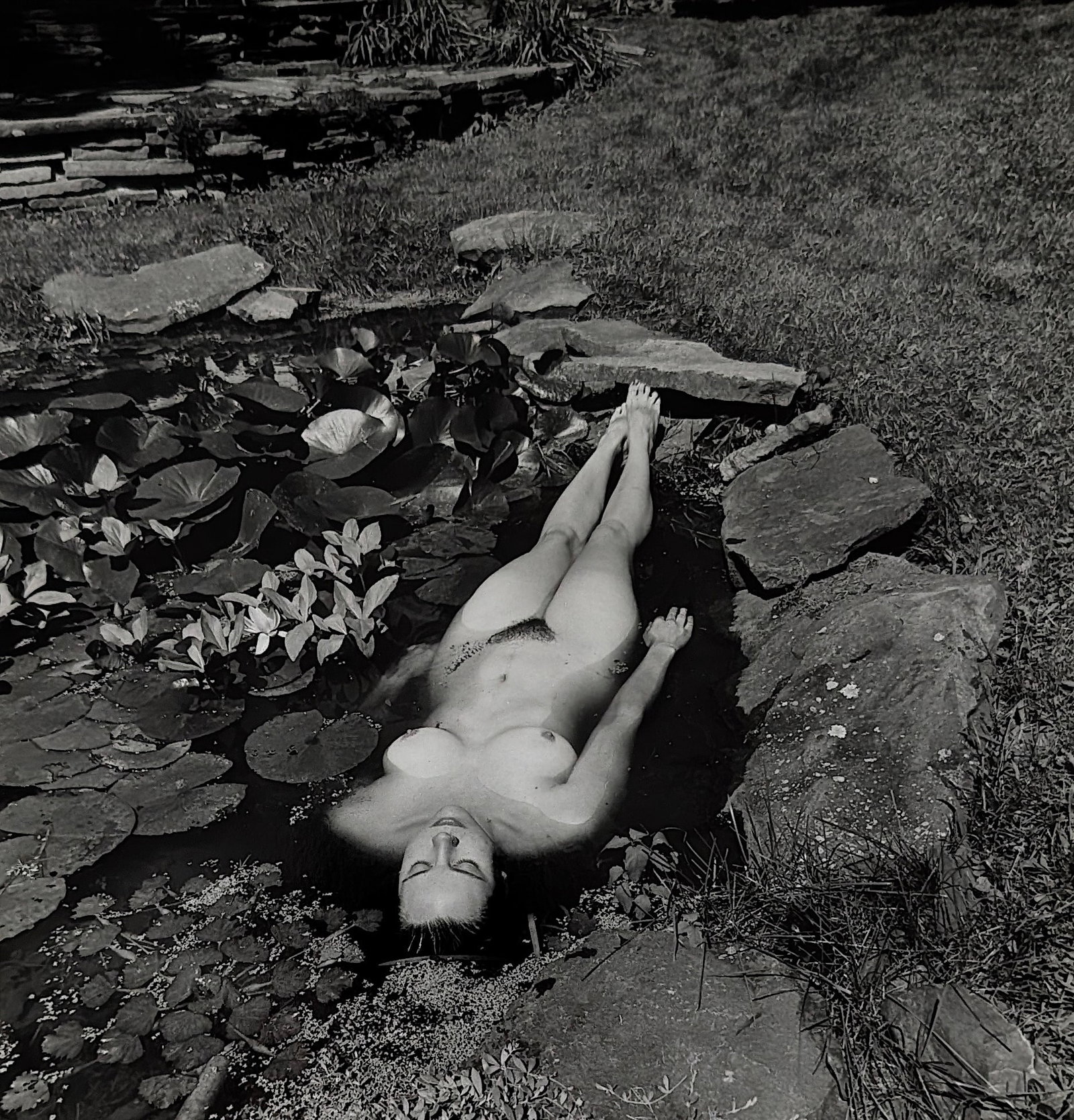 Original Signed Photo HARRIET TANNIN (1929-2009): Harriet Tannin, photographer, painter, sculptor, political activist, writer and lecturer was born April 26, 1929. She is best known for her modernist, pioneer work with woven photography and her non-o