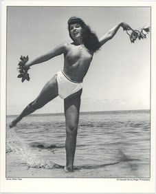 BUNNY YEAGER Vintage Pin Up Litho Model Bettie Page
