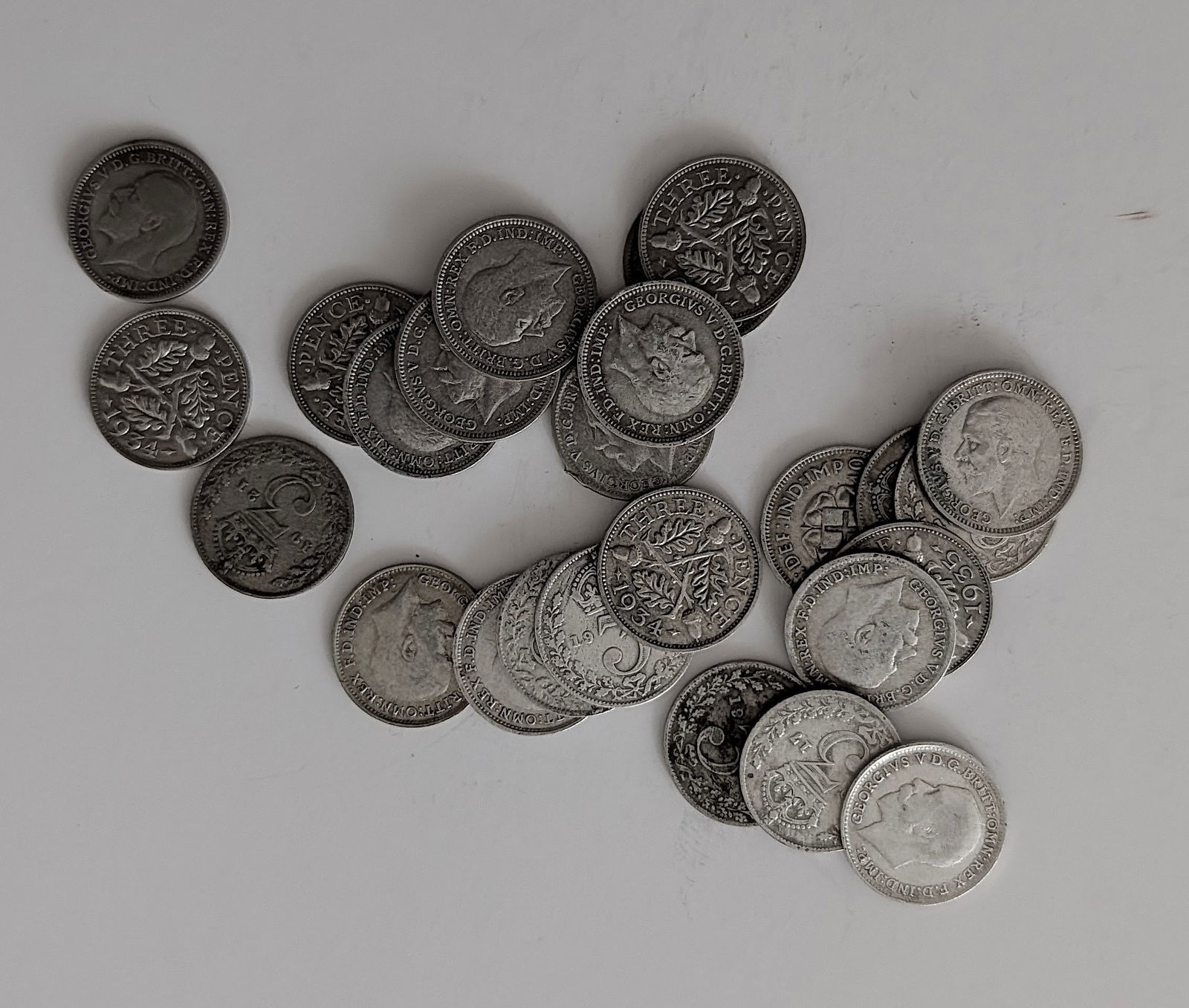 Vintage Set Approx. 35British George V Silver Three Pence Coins (1 of 2)