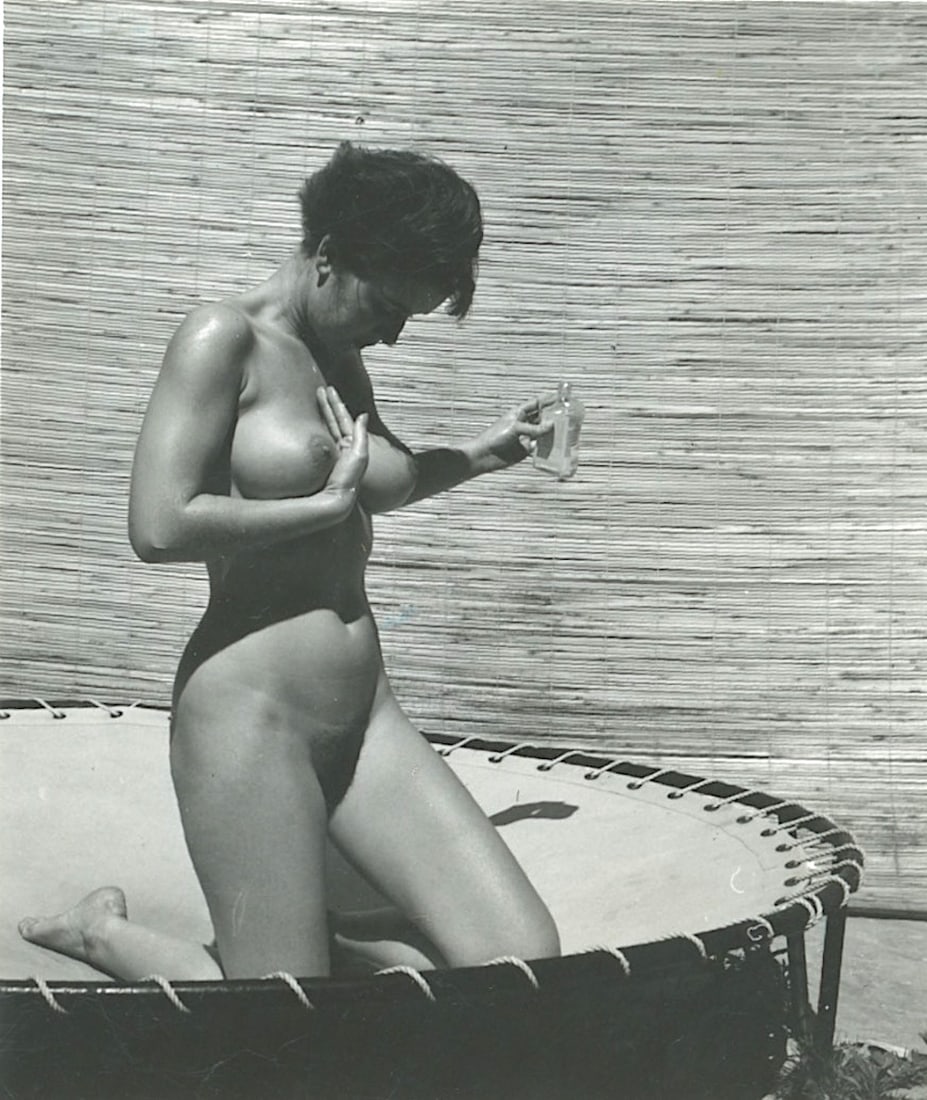 ANDRÉ DE DIENES Vintage Photo 1950s-1960s Nude Study: The provenance of this photo is from the estate/archives of notable photographer André de Dienes (Hungarian 1913 - 1986) in CA. André de Dienes is a well-known photographer, especially recognized fo