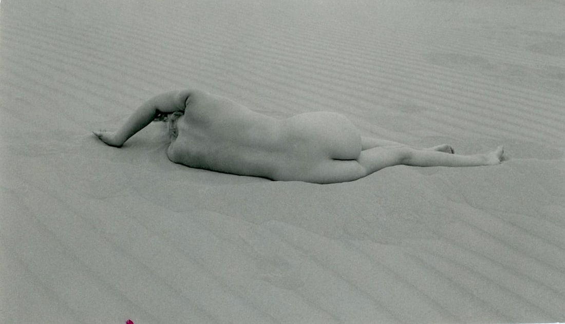 ANDRÉ DE DIENES Vintage Photo 1950s-1960s Nude Study: The provenance of this photo is from the estate/archives of notable photographer André de Dienes (Hungarian 1913 - 1986) in CA. André de Dienes is a well-known photographer, especially recognized fo