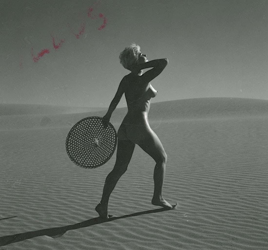 ANDRÉ DE DIENES Vintage Photo 1950s-1960s Nude Study: The provenance of this photo is from the estate/archives of notable photographer André de Dienes (Hungarian 1913 - 1986) in CA. André de Dienes is a well-known photographer, especially recognized fo