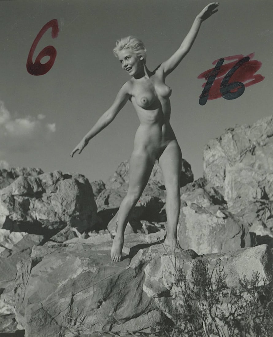 ANDRÉ DE DIENES Vintage Photo 1950s-1960s Nude Study: The provenance of this photo is from the estate/archives of notable photographer André de Dienes (Hungarian 1913 - 1986) in CA. André de Dienes is a well-known photographer, especially recognized fo