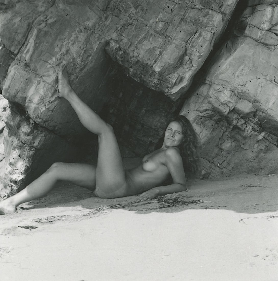 ANDRÉ DE DIENES Vintage Photo 1950s-1960s Nude Study: The provenance of this photo is from the estate/archives of notable photographer André de Dienes (Hungarian 1913 - 1986) in CA. André de Dienes is a well-known photographer, especially recognized fo