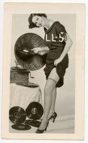 Original Vintage Photograph 1940s - 1950s American Pin Up Girl