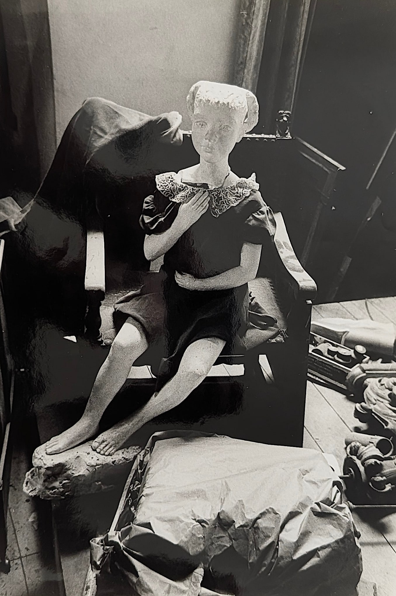 Original Gelatin Photo by TED WILLIAMS - Interior View: Ted Williams was an American jazz and cultural photographer (1925-2009) known for his extensive work documenting iconic jazz musicians like Duke Ellington and Miles Davis, as well as covering the Civi