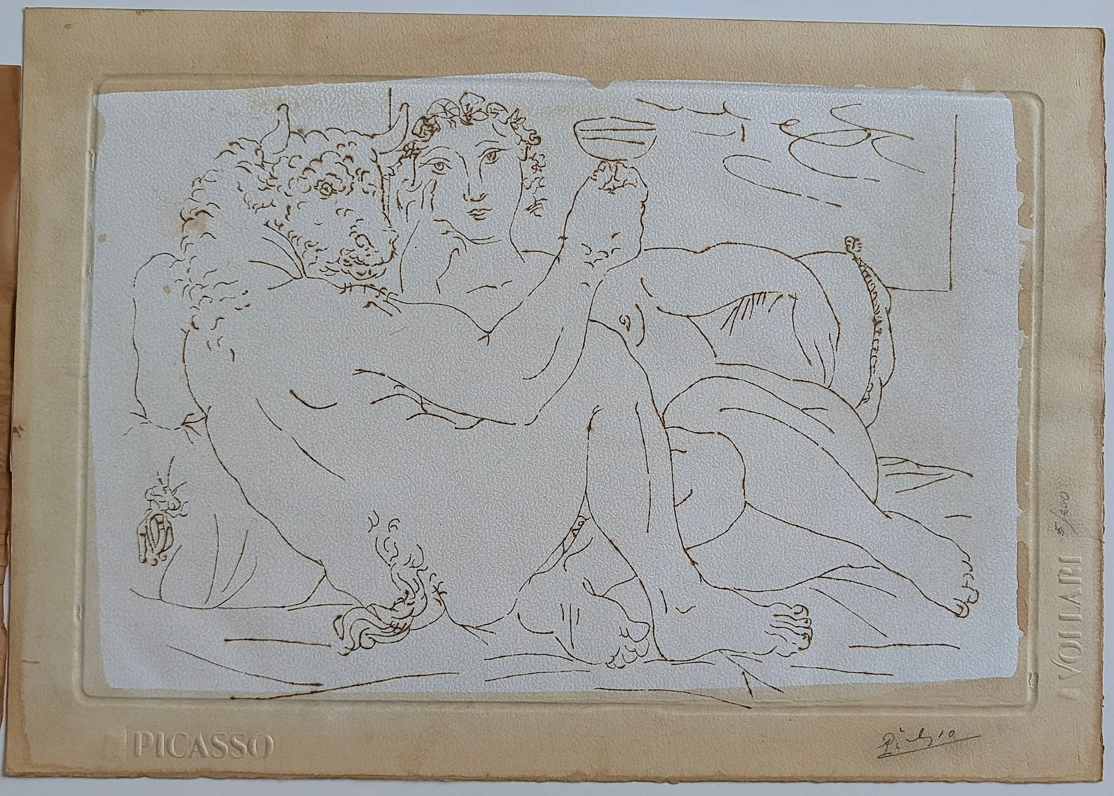 Minotaur with Chalice in Hand and Young Woman PICASSO - Post-Ed 5/200: Title: Minotaur with Chalice in Hand and Young Womanby Pablo PICASSO, from his famous Vollard Suite. Serie Suite Vollard was produced originally bewteen 1930 and 1937. Provenance: from the heirs of a