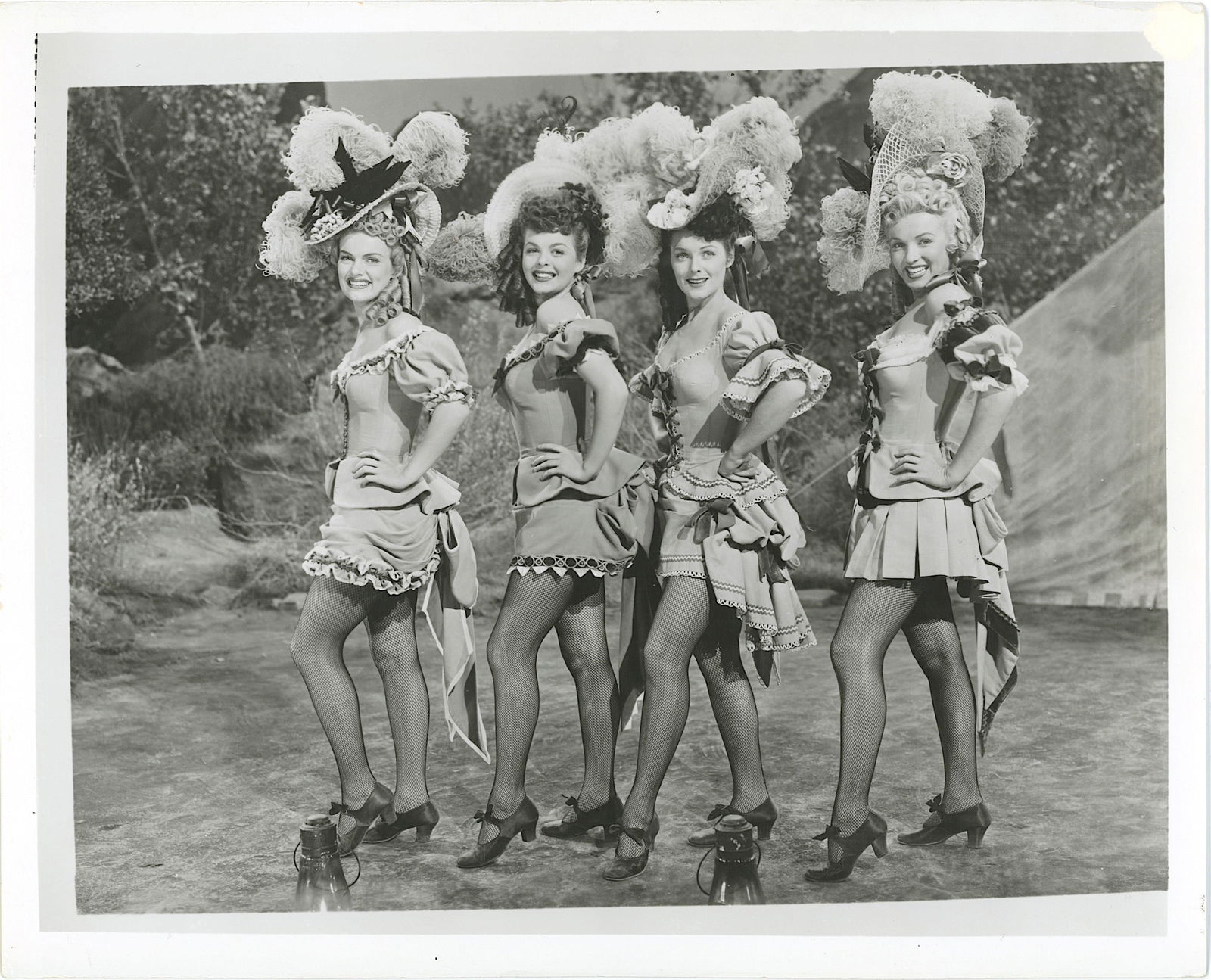 Vintage Photo MARILYN MONROE and Performers -1950 film A Ticket to Tomahawk: Vintage Photograph This lot is coming from the estate of a deceased collector in Miami, FL. The dimensions are Approx. 10" x 8". We have included quality images to show it's actual condition. This lot