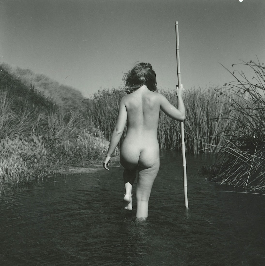 ANDRÉ DE DIENES Vintage Photo 1950s-1960s Nude Study: The provenance of this photo is from the estate/archives of notable photographer André de Dienes (Hungarian 1913 - 1986) in CA. André de Dienes is a well-known photographer, especially recognized fo