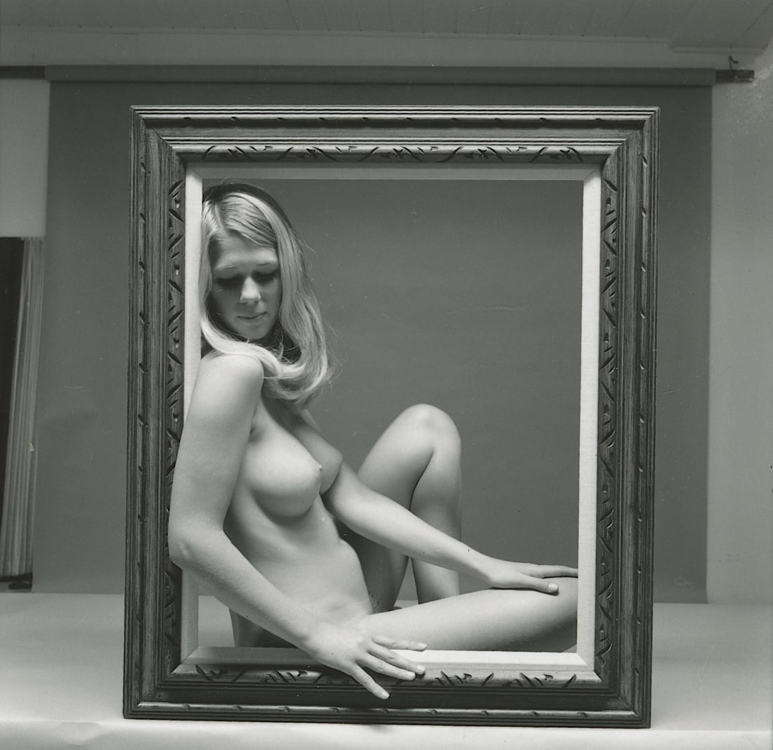 ANDRÉ DE DIENES Vintage Photo 1950s-1960s Nude Study: The provenance of this photo is from the estate/archives of notable photographer André de Dienes (Hungarian 1913 - 1986) in CA. André de Dienes is a well-known photographer, especially recognized fo