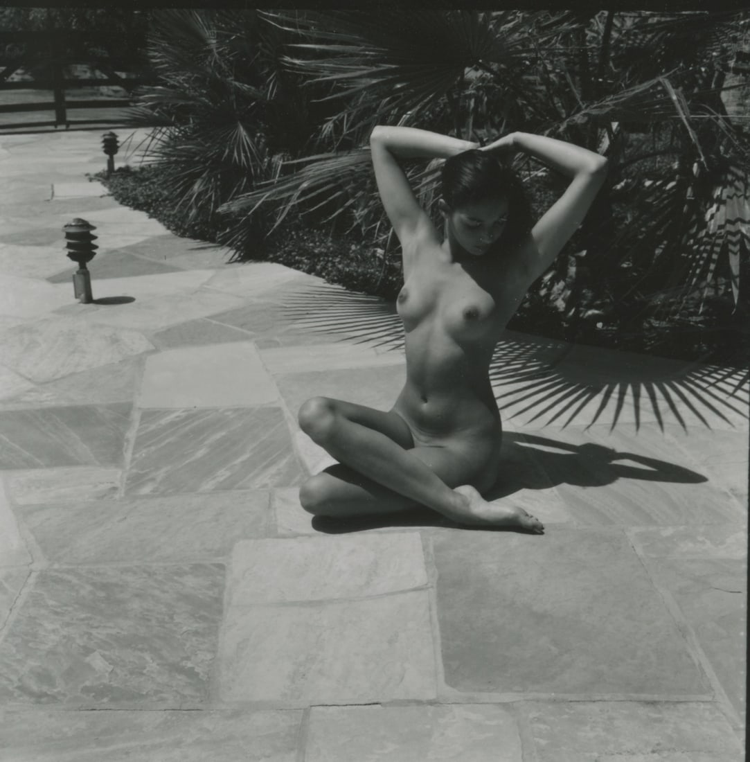 ANDRÉ DE DIENES Vintage Photo 1950s-1960s Nude Study: The provenance of this photo is from the estate/archives of notable photographer André de Dienes (Hungarian 1913 - 1986) in CA. André de Dienes is a well-known photographer, especially recognized fo