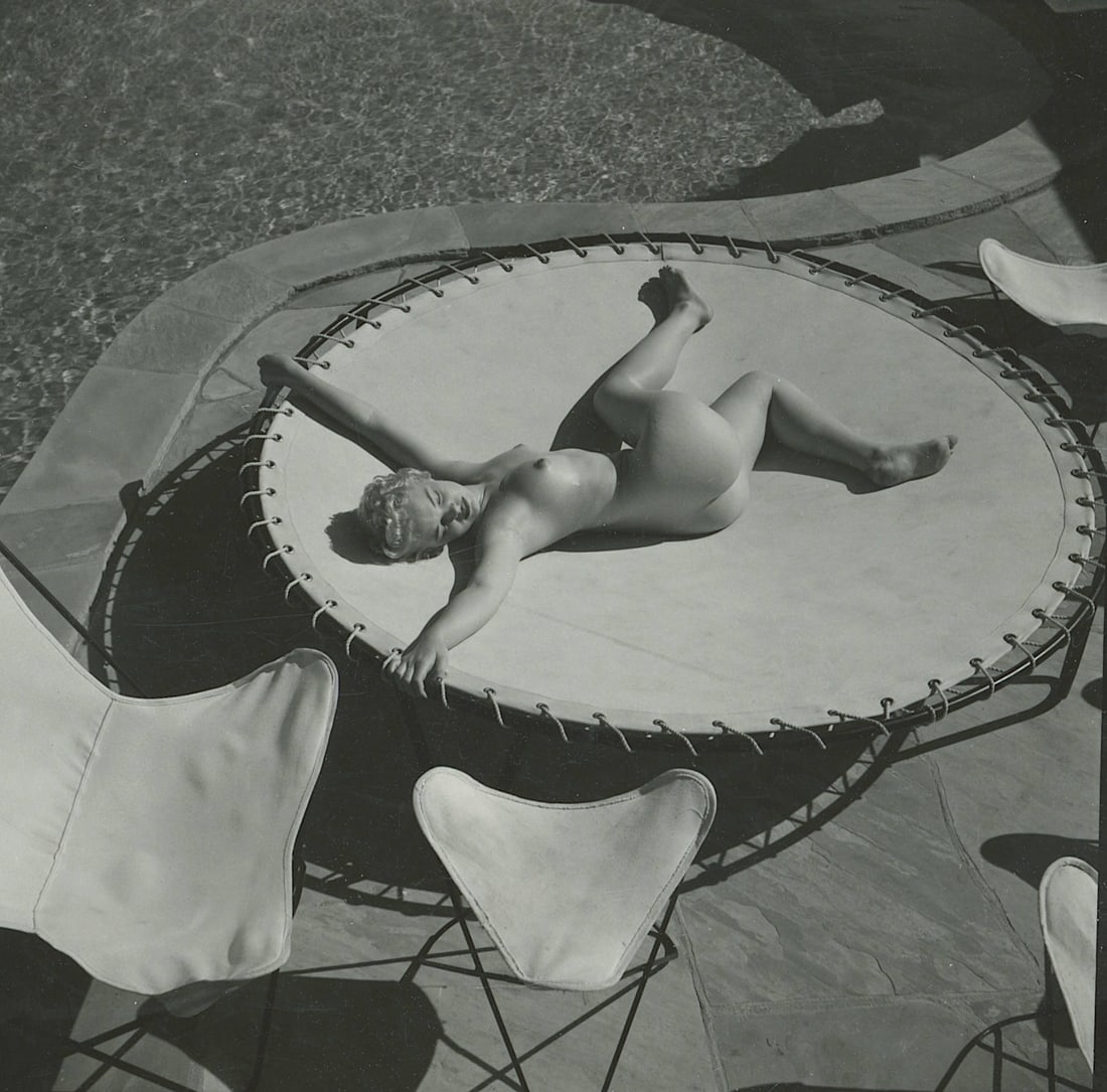 ANDRÉ DE DIENES Vintage Photo 1950s-1960s Nude Study: The provenance of this photo is from the estate/archives of notable photographer André de Dienes (Hungarian 1913 - 1986) in CA. André de Dienes is a well-known photographer, especially recognized fo