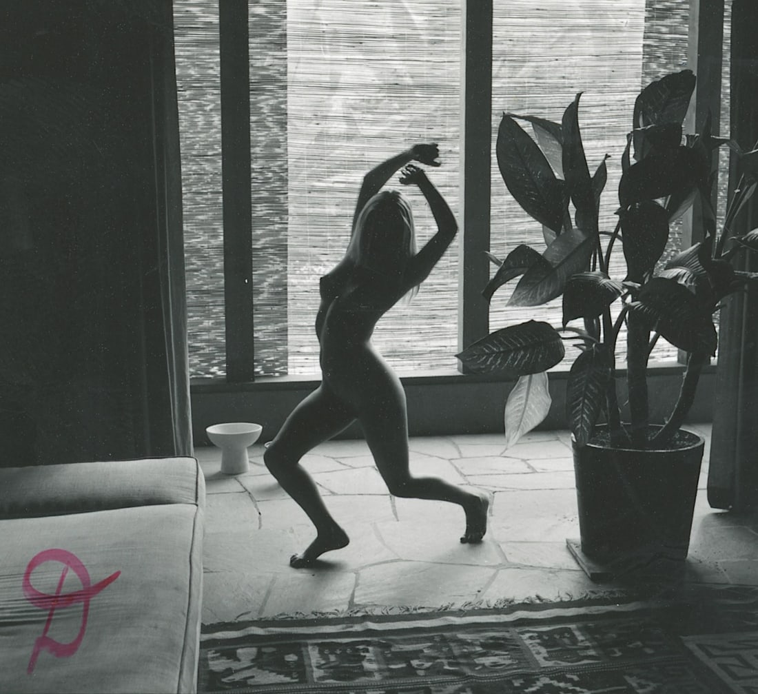 ANDRÉ DE DIENES Vintage Photo 1950s-1960s Nude Study: The provenance of this photo is from the estate/archives of notable photographer André de Dienes (Hungarian 1913 - 1986) in CA. André de Dienes is a well-known photographer, especially recognized fo