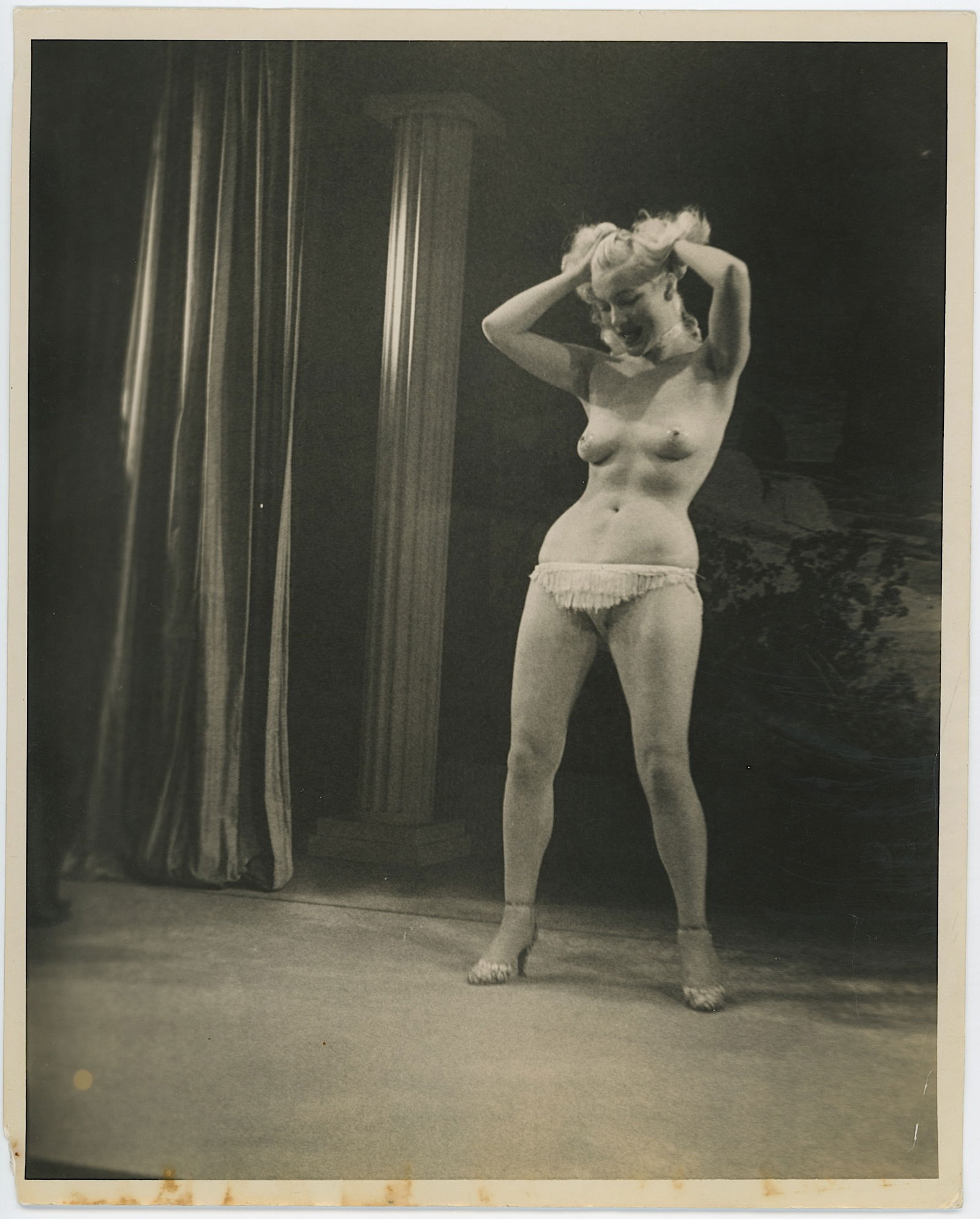 Vintage Photograph Pin-Up Nude Dancer Performance: This lot is coming from the estate of a collector in RI. We have included a quality scan to show it's actual condition. The dimensions are Approx. 10" x 8". This lot is located in Boca Raton, Fl and i