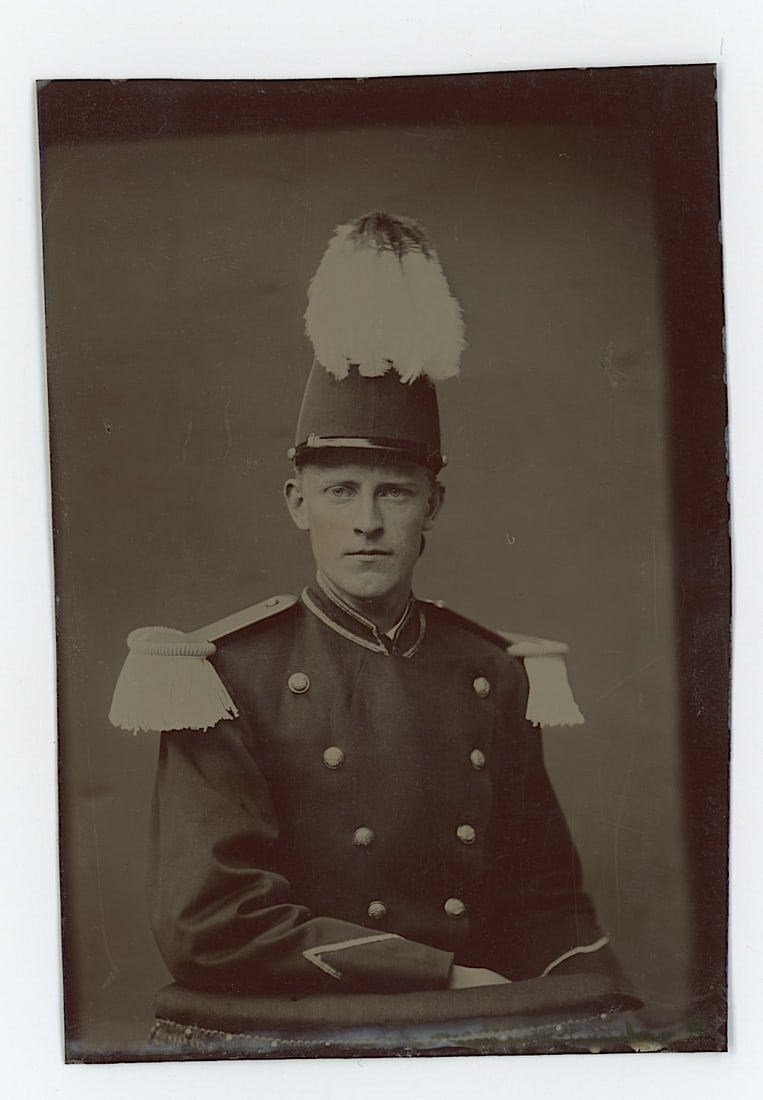 Antique Scarce Vintage Tintype Military with Unidorm (1 of 2)