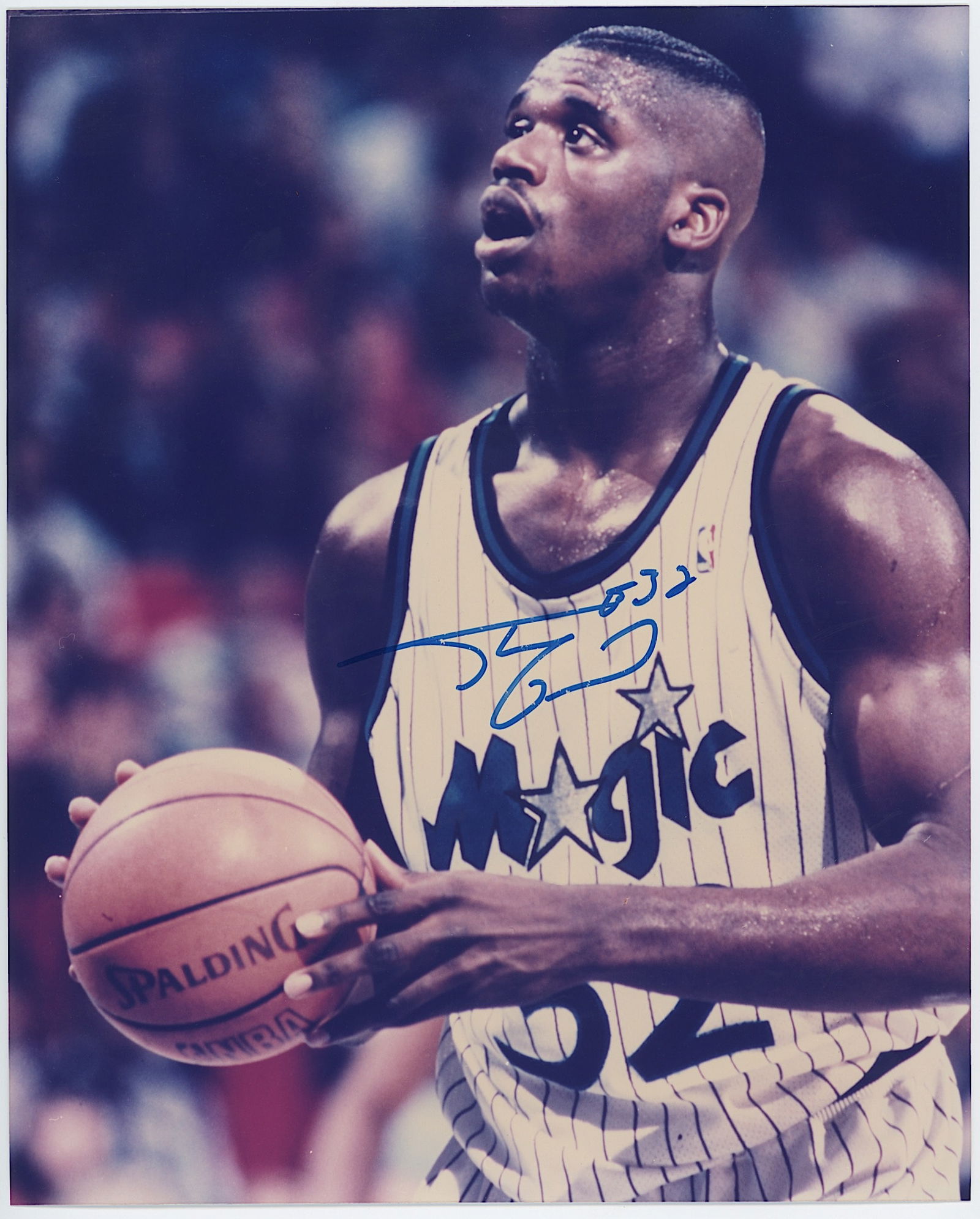 LAKERS/SHAQUILLE ONEAL SIGNED 10 x 8 (1 of 2)