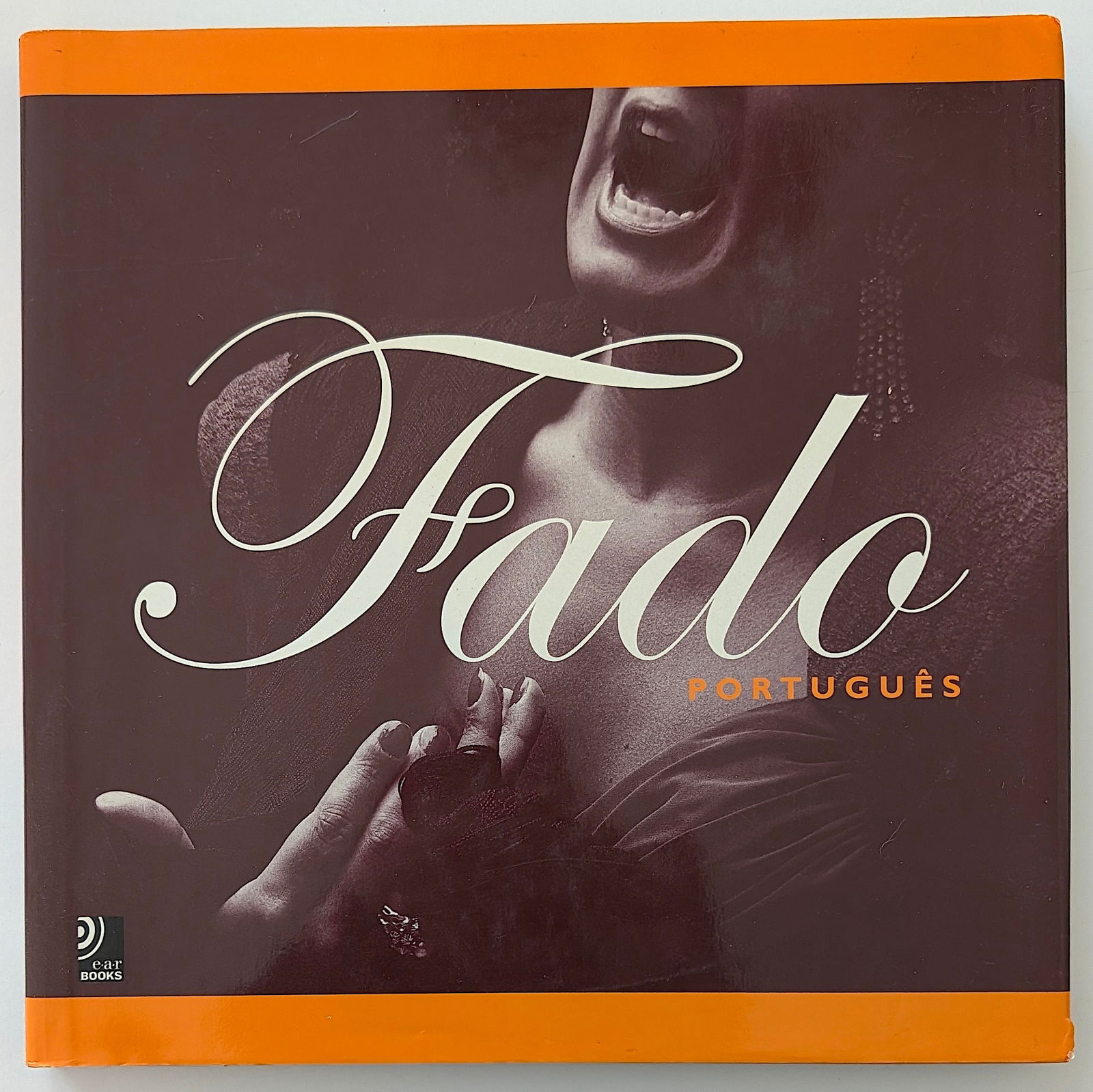 Fado Português book from the earBOOKS publishing company. (1 of 5)