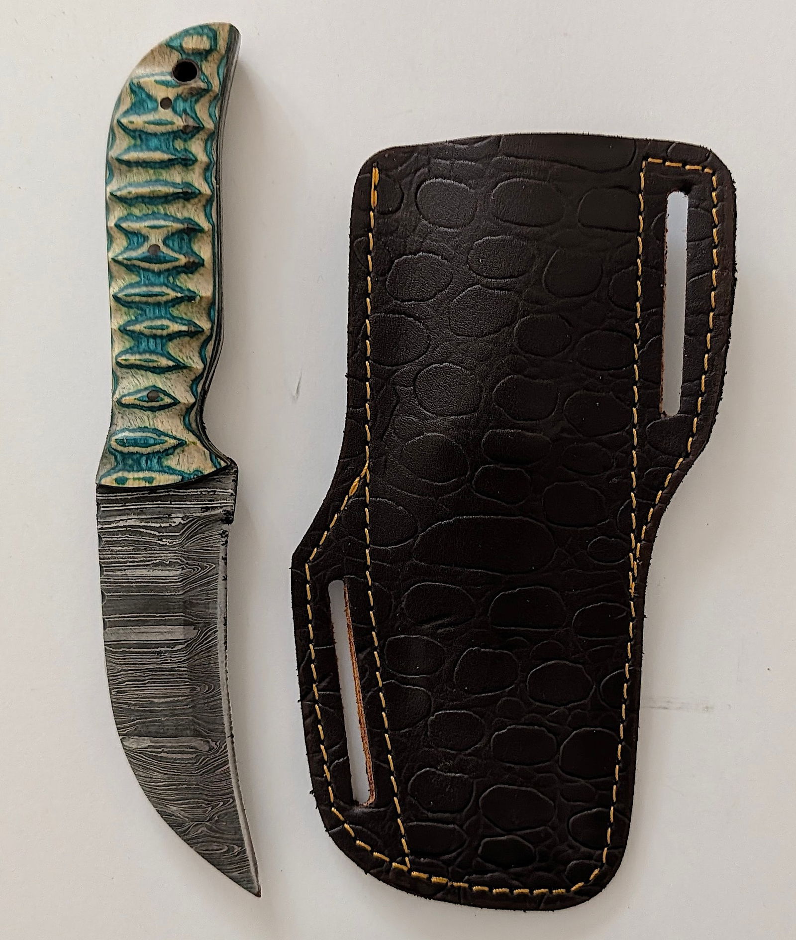 Handcrafted Heirloom Damascus Steel Knife with Leather Sheath OPP! (1 of 2)