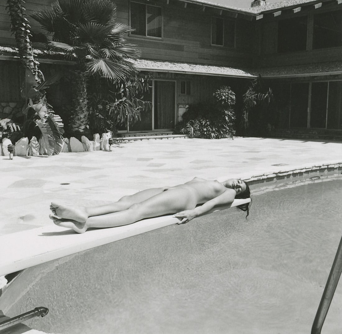 ANDRÉ DE DIENES Vintage Photo 1950s-1960s Nude Study: The provenance of this photo is from the estate/archives of notable photographer André de Dienes (Hungarian 1913 - 1986) in CA. André de Dienes is a well-known photographer, especially recognized fo