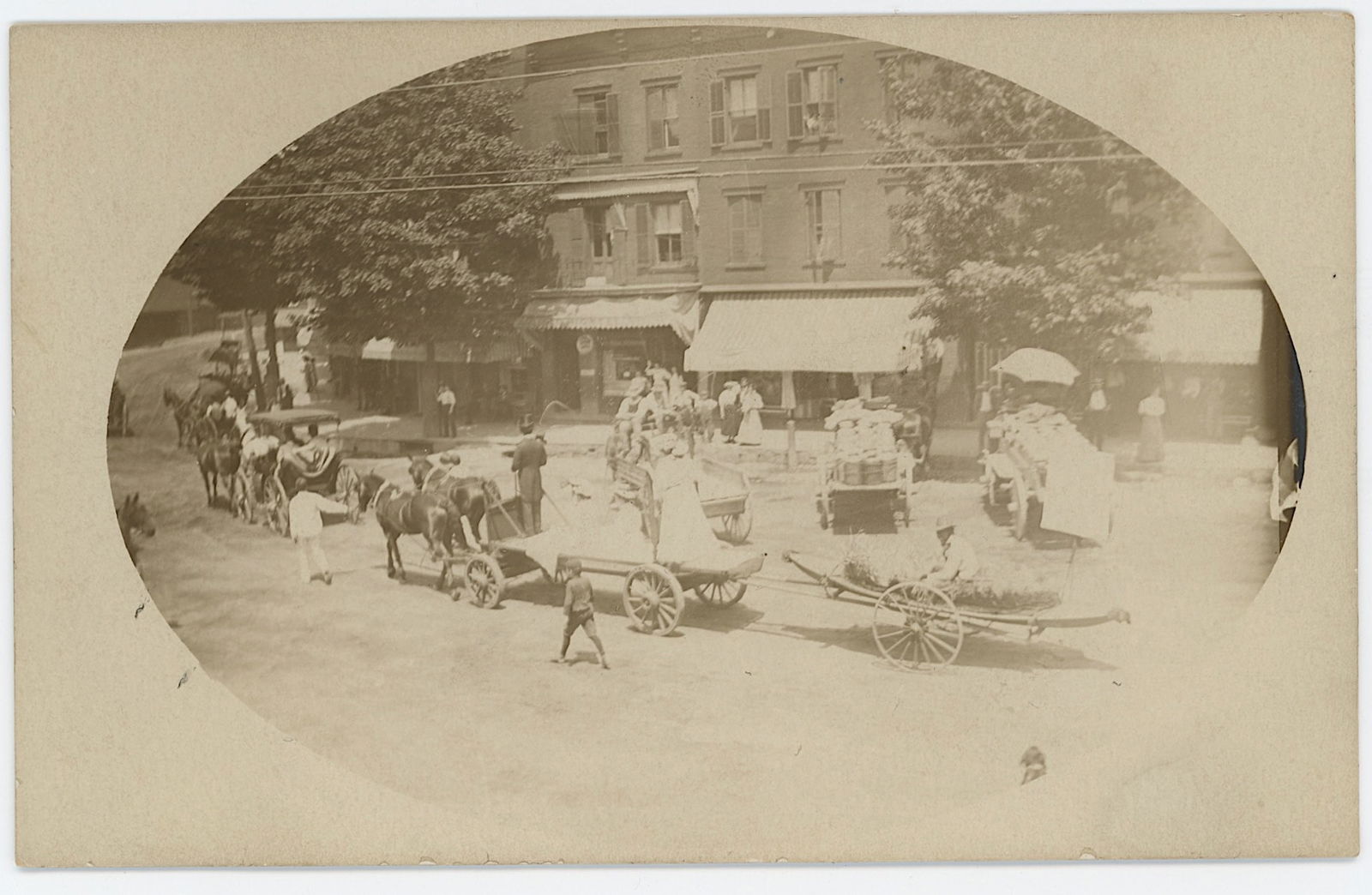 Vintage Rare Selected Ephemera Collectors Opportunity: The provenance of this item is the forgotten (for many years) inventories of Artelisted. Most of these findings are vintage postcards and/or tradecards. The regular size of a postcard/tradecard is app