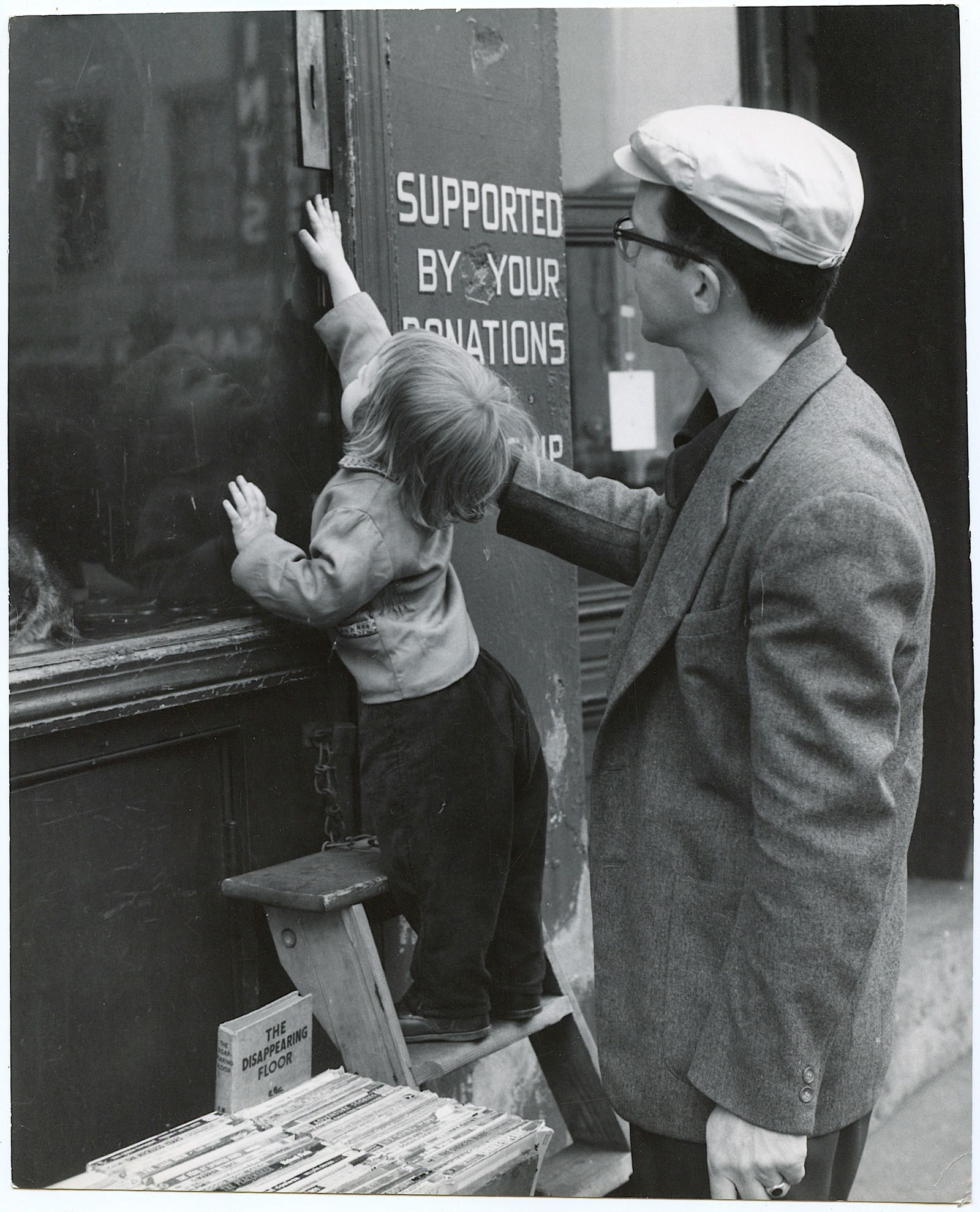 Original Photography by HERB FLATOW Serie Kitty Orphanage (1 of 2)