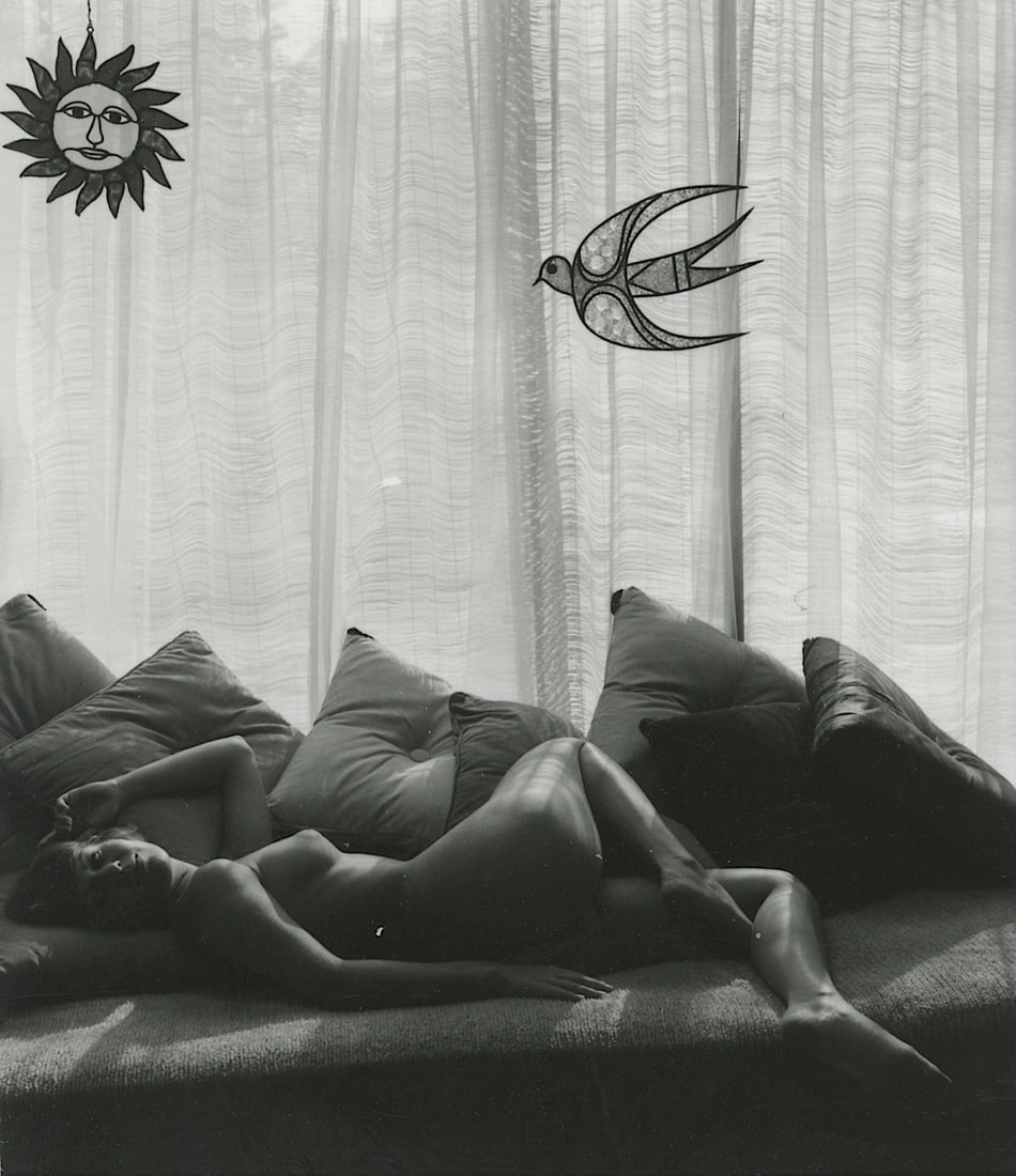 ANDRÉ DE DIENES Vintage Photo 1950s-1960s Nude Study: The provenance of this photo is from the estate/archives of notable photographer André de Dienes (Hungarian 1913 - 1986) in CA. André de Dienes is a well-known photographer, especially recognized fo