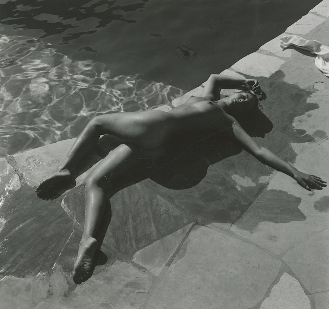 ANDRÉ DE DIENES Vintage Photo 1950s-1960s Nude Study: The provenance of this photo is from the estate/archives of notable photographer André de Dienes (Hungarian 1913 - 1986) in CA. André de Dienes is a well-known photographer, especially recognized fo
