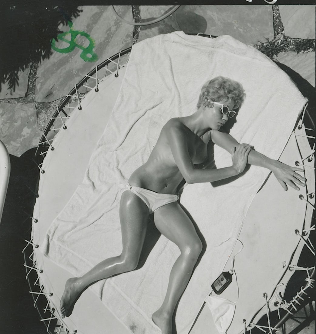 ANDRÉ DE DIENES Vintage Photo 1950s-1960s Nude Study: The provenance of this photo is from the estate/archives of notable photographer André de Dienes (Hungarian 1913 - 1986) in CA. André de Dienes is a well-known photographer, especially recognized fo