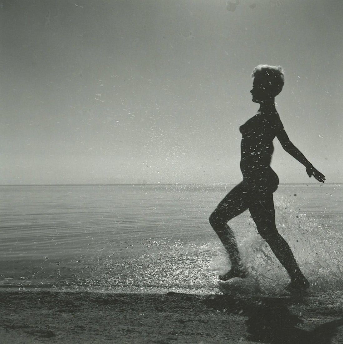 ANDRÉ DE DIENES Vintage Photo 1950s-1960s Nude Study: The provenance of this photo is from the estate/archives of notable photographer André de Dienes (Hungarian 1913 - 1986) in CA. André de Dienes is a well-known photographer, especially recognized fo