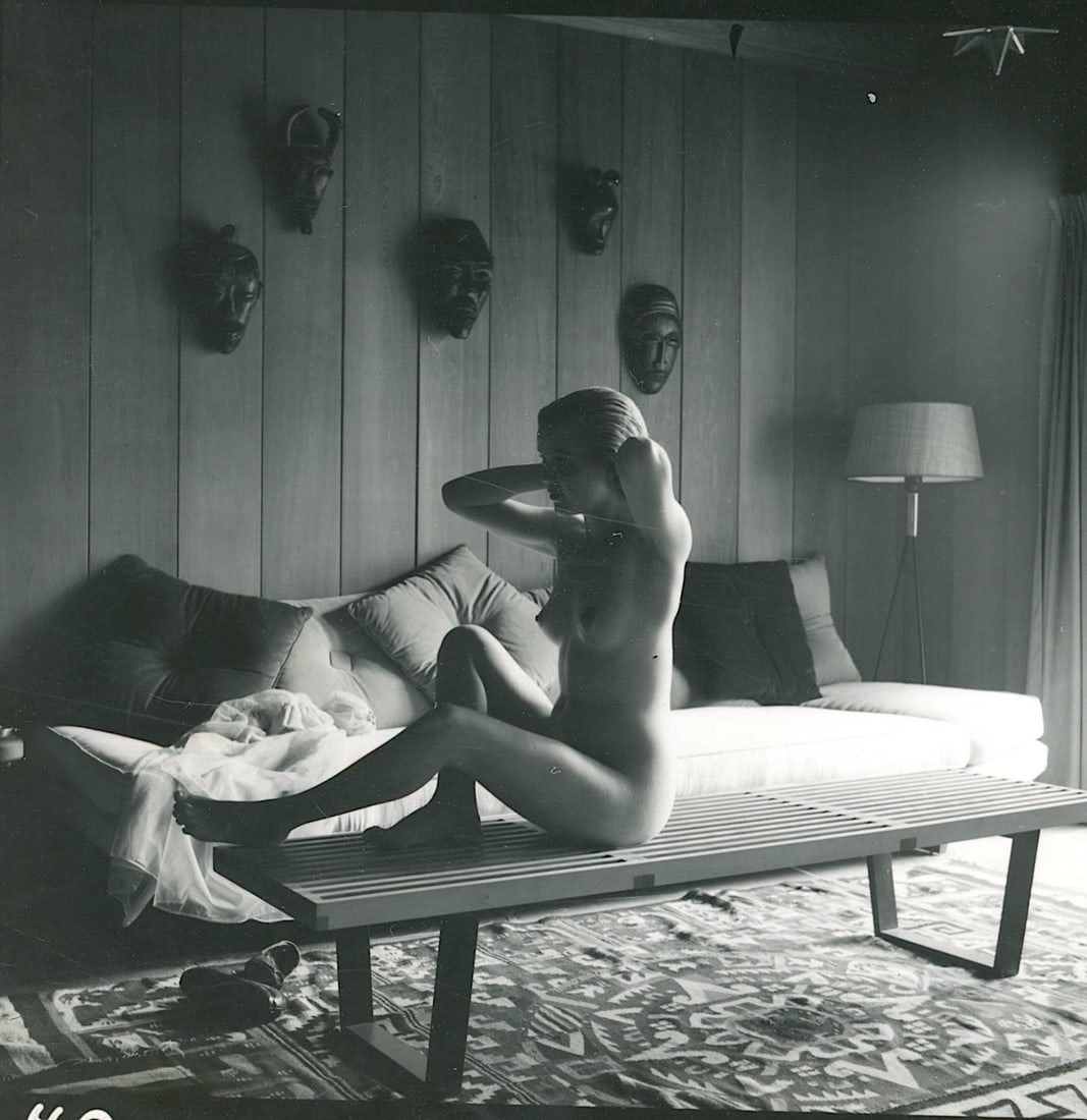 ANDRÉ DE DIENES Vintage Photo 1950s-1960s Nude Study: The provenance of this photo is from the estate/archives of notable photographer André de Dienes (Hungarian 1913 - 1986) in CA. André de Dienes is a well-known photographer, especially recognized fo