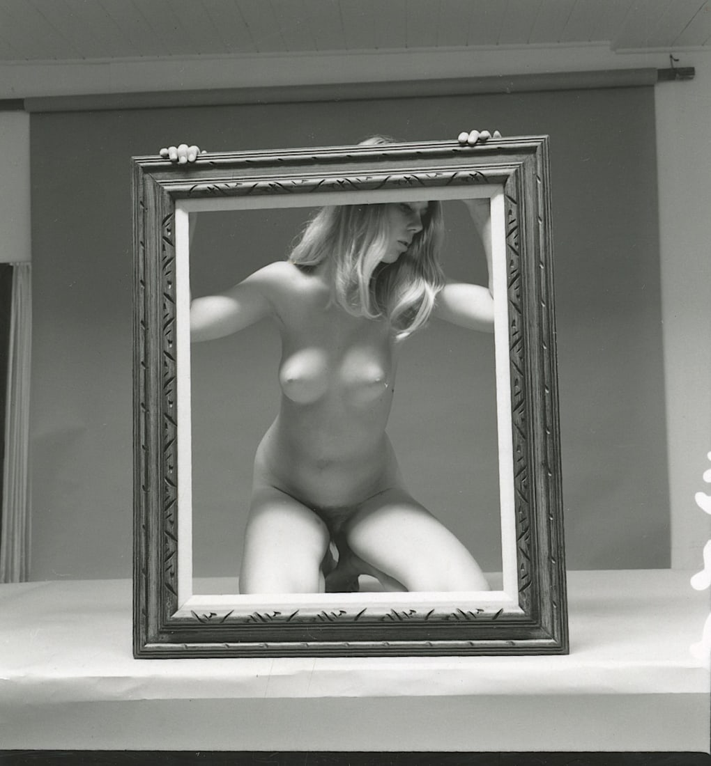 ANDRÉ DE DIENES Vintage Photo 1950s-1960s Nude Study: The provenance of this photo is from the estate/archives of notable photographer André de Dienes (Hungarian 1913 - 1986) in CA. André de Dienes is a well-known photographer, especially recognized fo