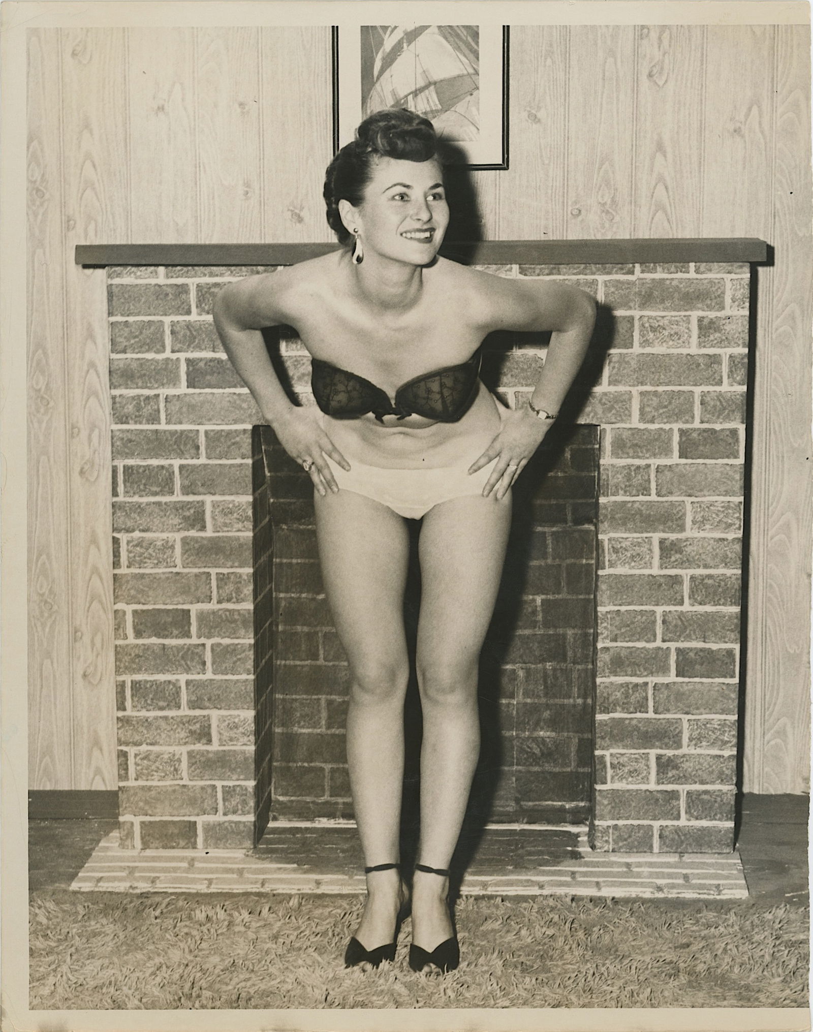 Vintage Photograph Pin Up Model 20th C.: This lot is consigned by a collector in RI. The dimensions are Approx. 10" x 8". We have attached quality images to show its actual condition. This lot is located in Boca Raton, Fl and its shipment wi