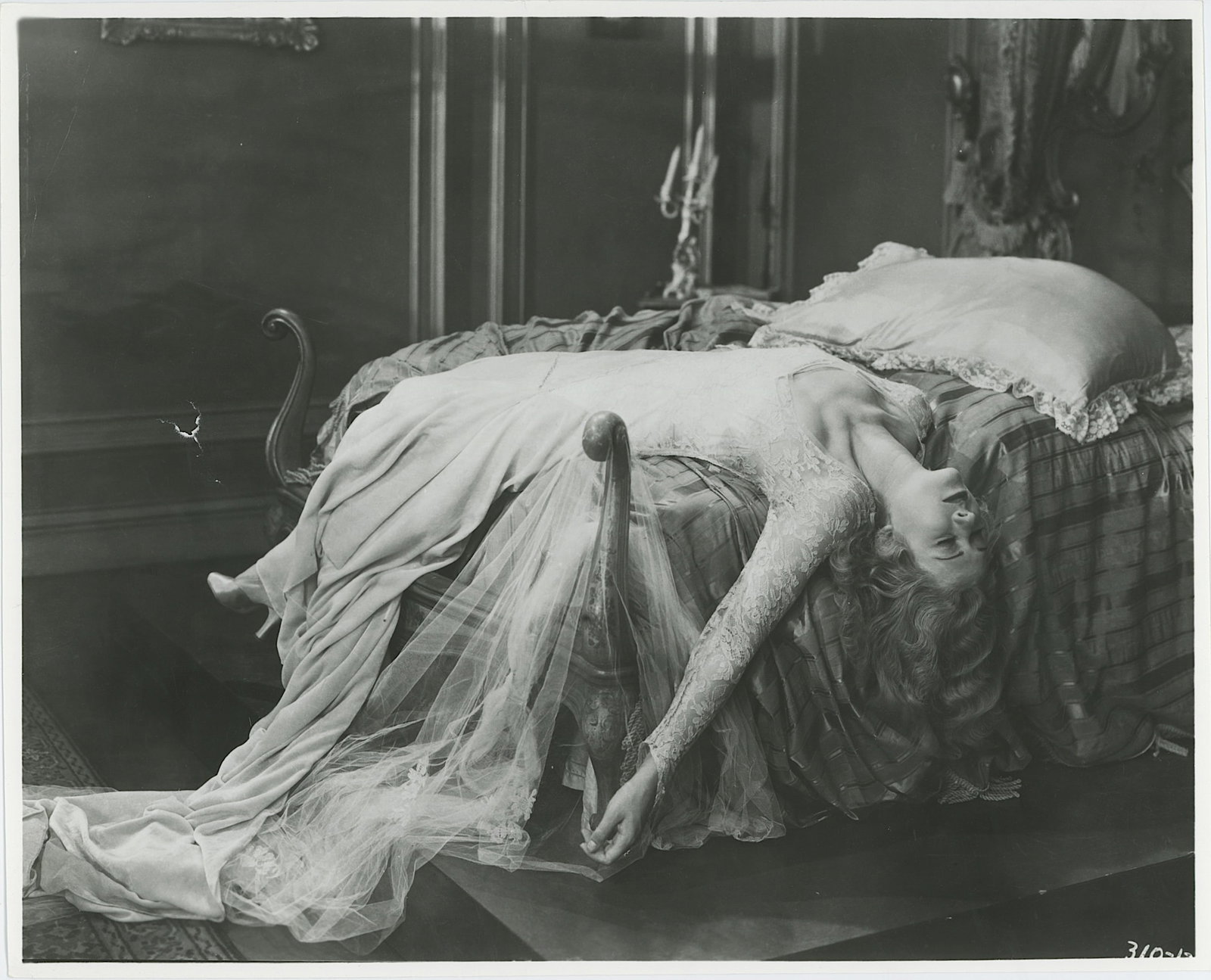 Vintage Photograph Pin Up Model 20th C.: This lot is consigned by a collector in RI. The dimensions are Approx. 10" x 8". We have attached quality images to show its actual condition. This lot is located in Boca Raton, Fl and its shipment wi