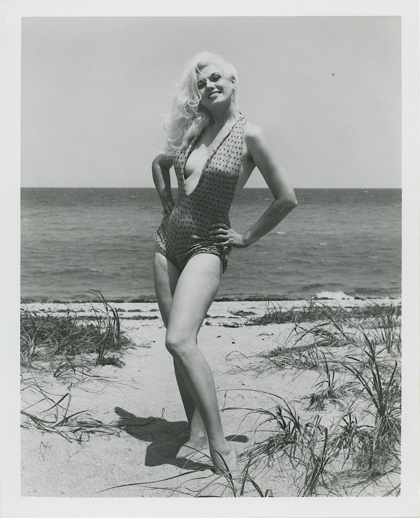 Vintage Photo Pin Up Model Archives BUNNY YEAGER: This lot is consigned by a collector in RI. The provenance is from Bunny Yeager's estate/archives. Linnea Eleanor "Bunny" Yeager (March 13, 1929 - May 24, 2014) was an American photographer and pin-up