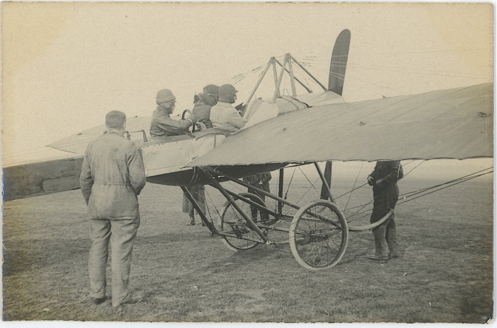 Vintage Rare Ephemera Collectors Aviation (1 of 2)