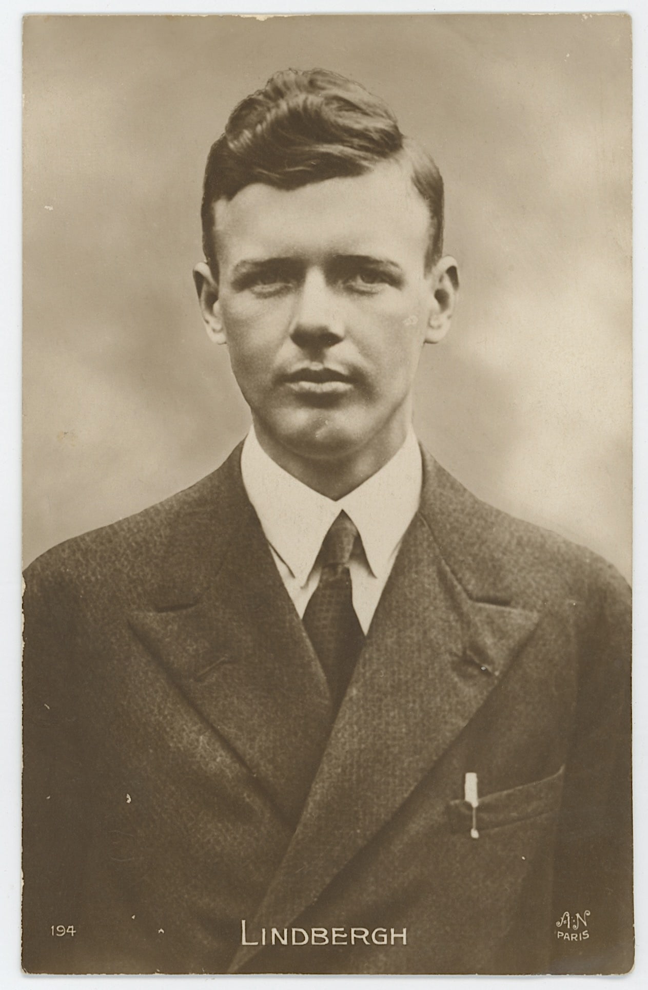 Vintage Rare Ephemera Collectors Opp. Lindbergh: The provenance of this item is the forgotten (for many years) inventories of Artelisted. Most of these findings are vintage postcards and/or tradecards. The regular size of a postcard/tradecard is app