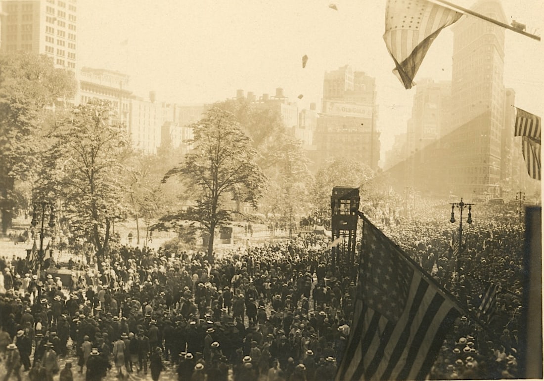 Large crowd waving American Flags in New York: The provenance of this item is the forgotten (for many years) inventories of Artelisted. The dimensions are Approx. 5" x 4". THIS IS A RESERVE AUCTION, and the final price will include a Buyer?s Premi