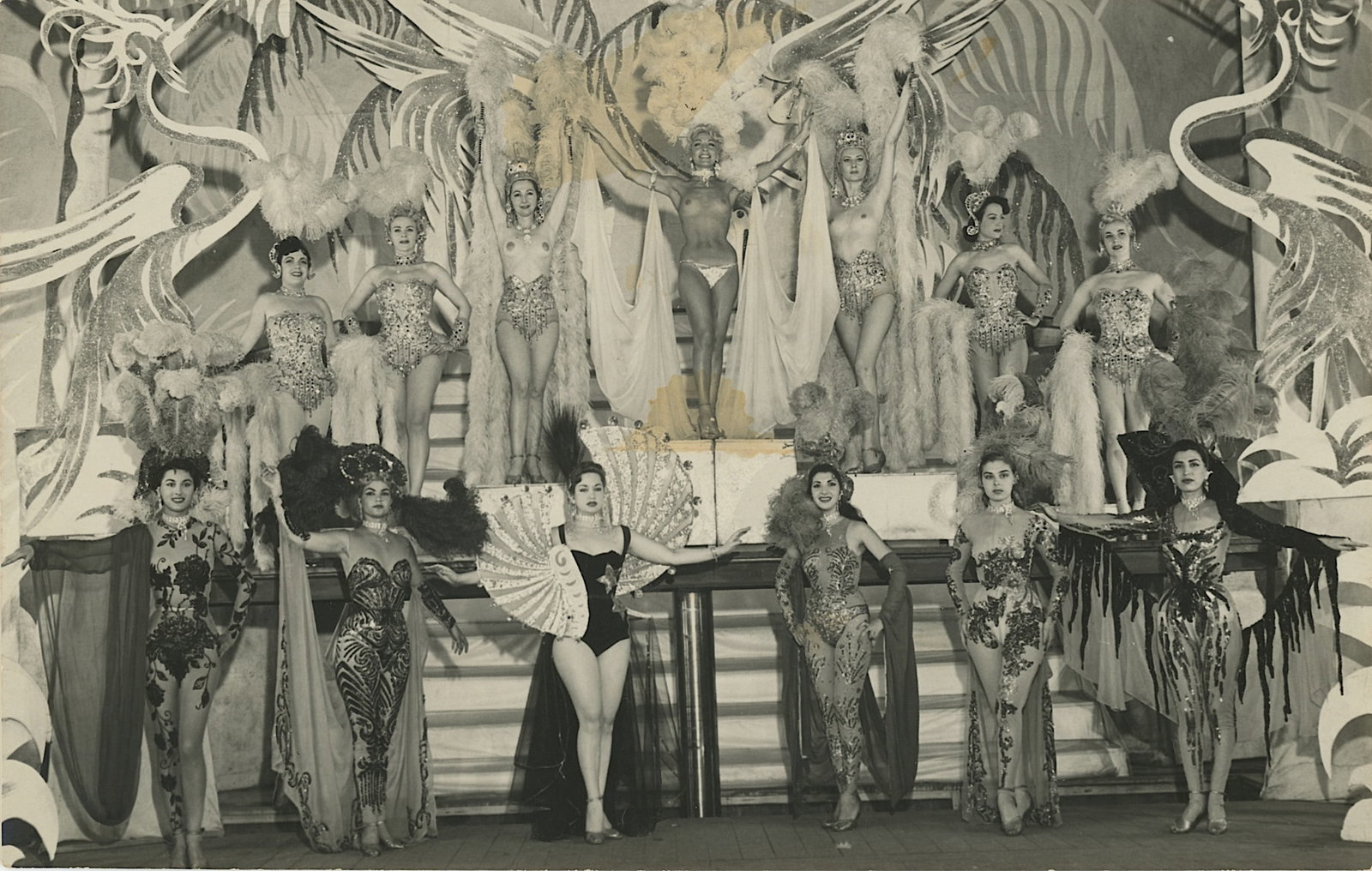Vintage Scarce Photo 1950's - 1930s Nightclub Dancers: Shanghai Cuban Girls during 1950s. This photo is coming from the estate of a deceased collector in South Florida. The dimensions are Approx. 4.25" x 7.25". THIS IS A RESERVE AUCTION, and the final pri
