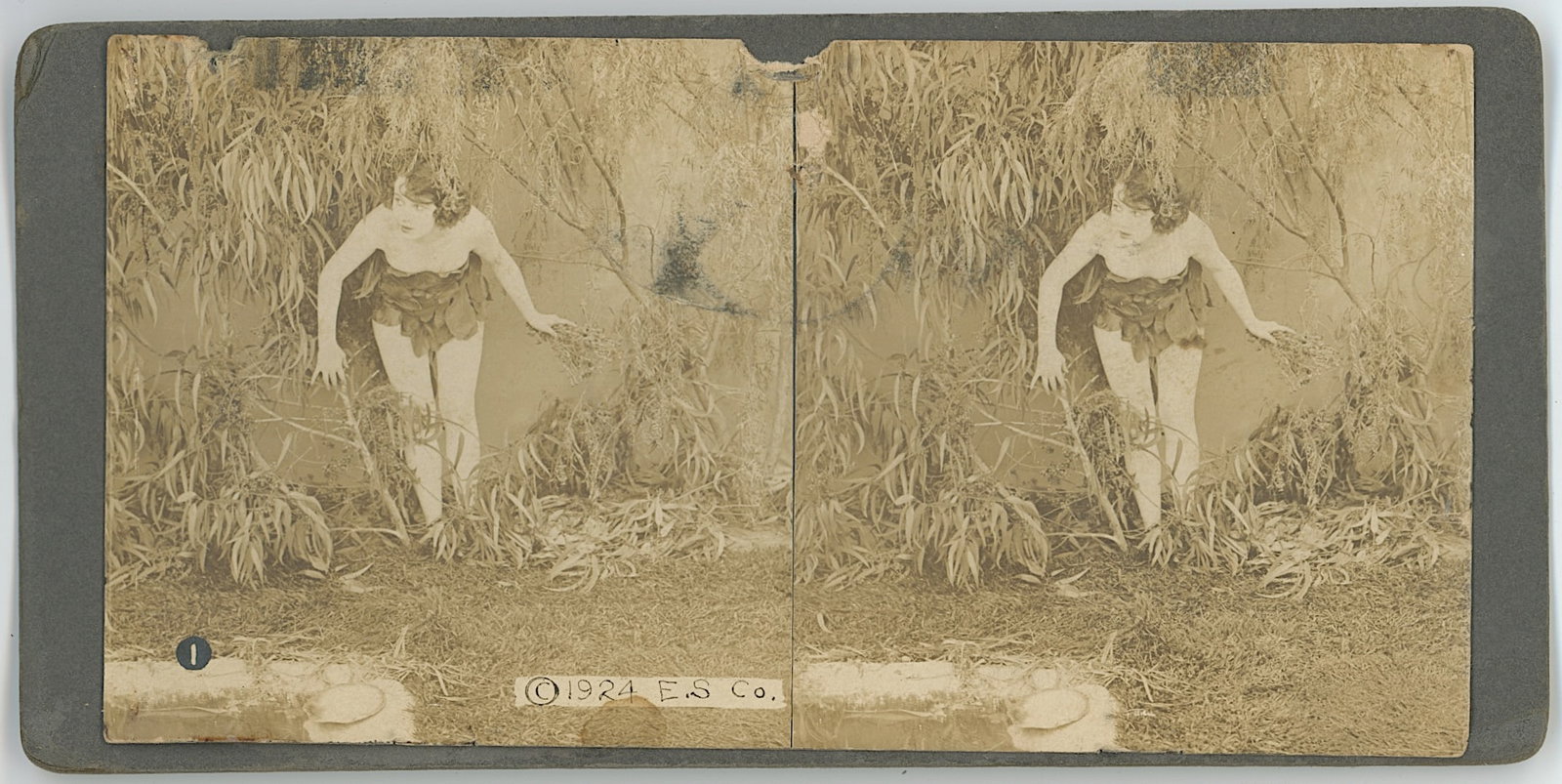 Antique Scarce Real Photo Actresss 1924: The provenance of this item is the forgotten (for many years) inventories of Artelisted. The stereoviews constitute wonderful testimonies of past time that tend to be unique. They were highly selected