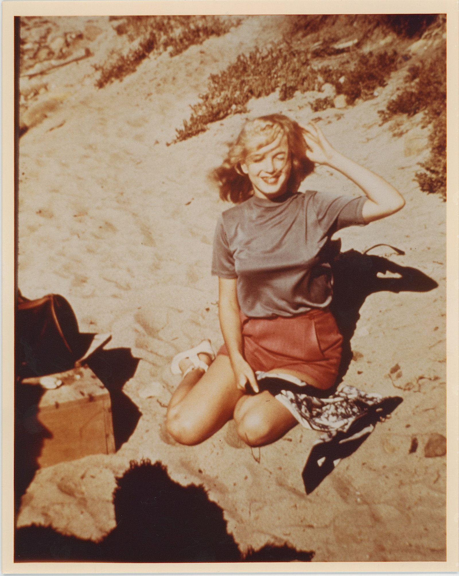 Vintage Photo 1970s MARILYN MONROE in Malibu Beach: Photo by Bill Burnside. The dimensions are Approx. 10" x 8". THIS IS A RESERVE AUCTION, and the final price will include a Buyer?s Premium. Please, view our full terms and conditions. ARTELISTED IS LI